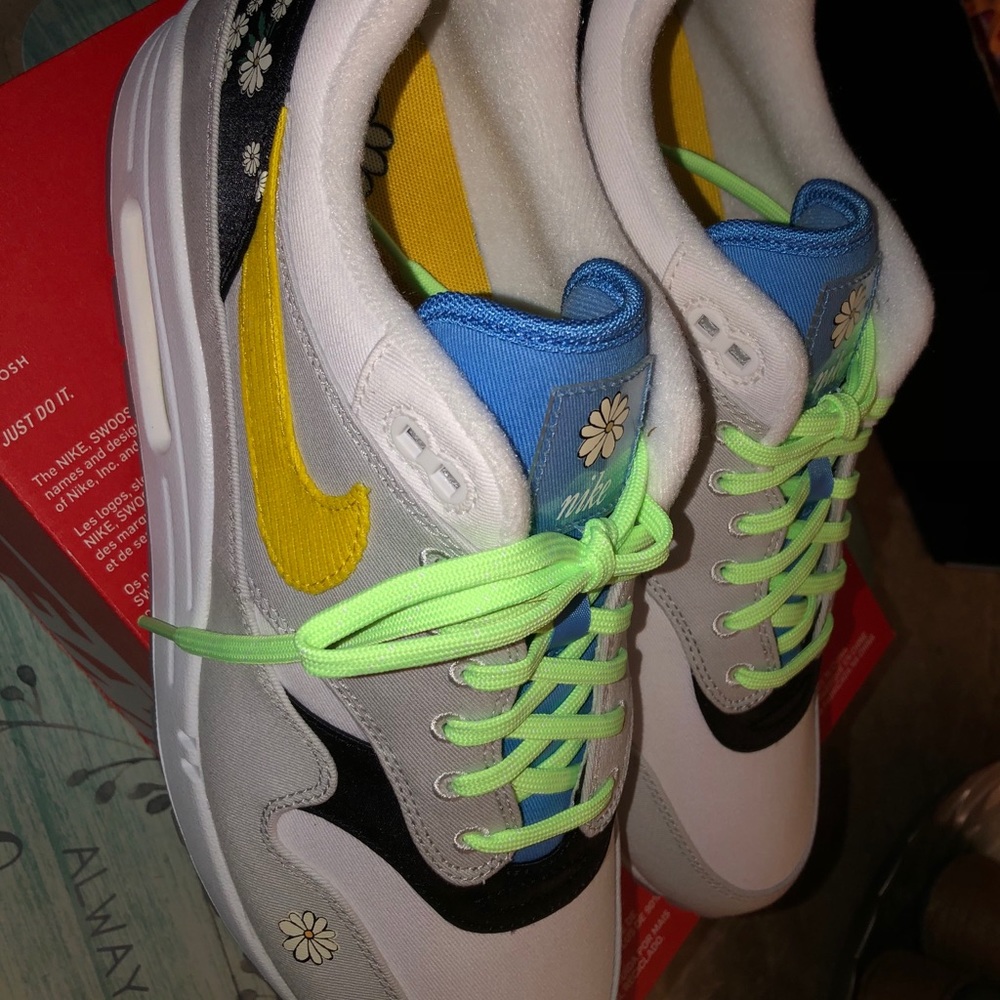 Nike air max 1 Daisy (Brand new) Size 11